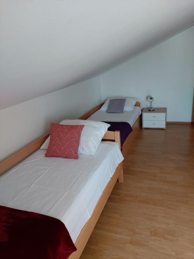 Apartmani Anita Malinska Eksteriør bilde
