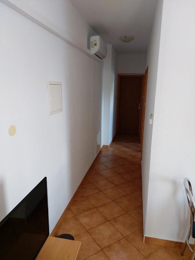 Apartmani Anita Malinska Eksteriør bilde