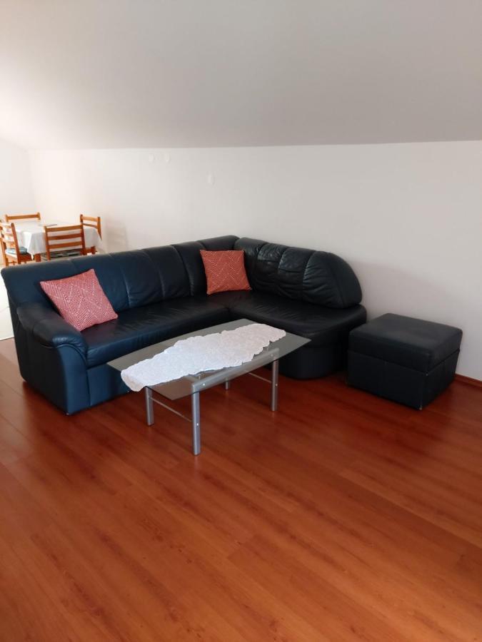 Apartmani Anita Malinska Eksteriør bilde