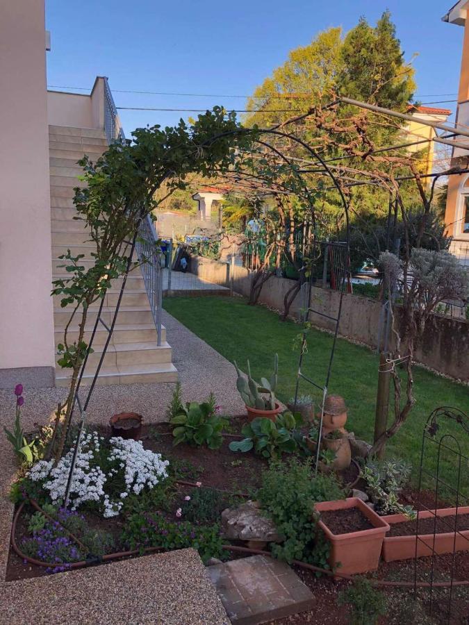 Apartmani Anita Malinska Eksteriør bilde